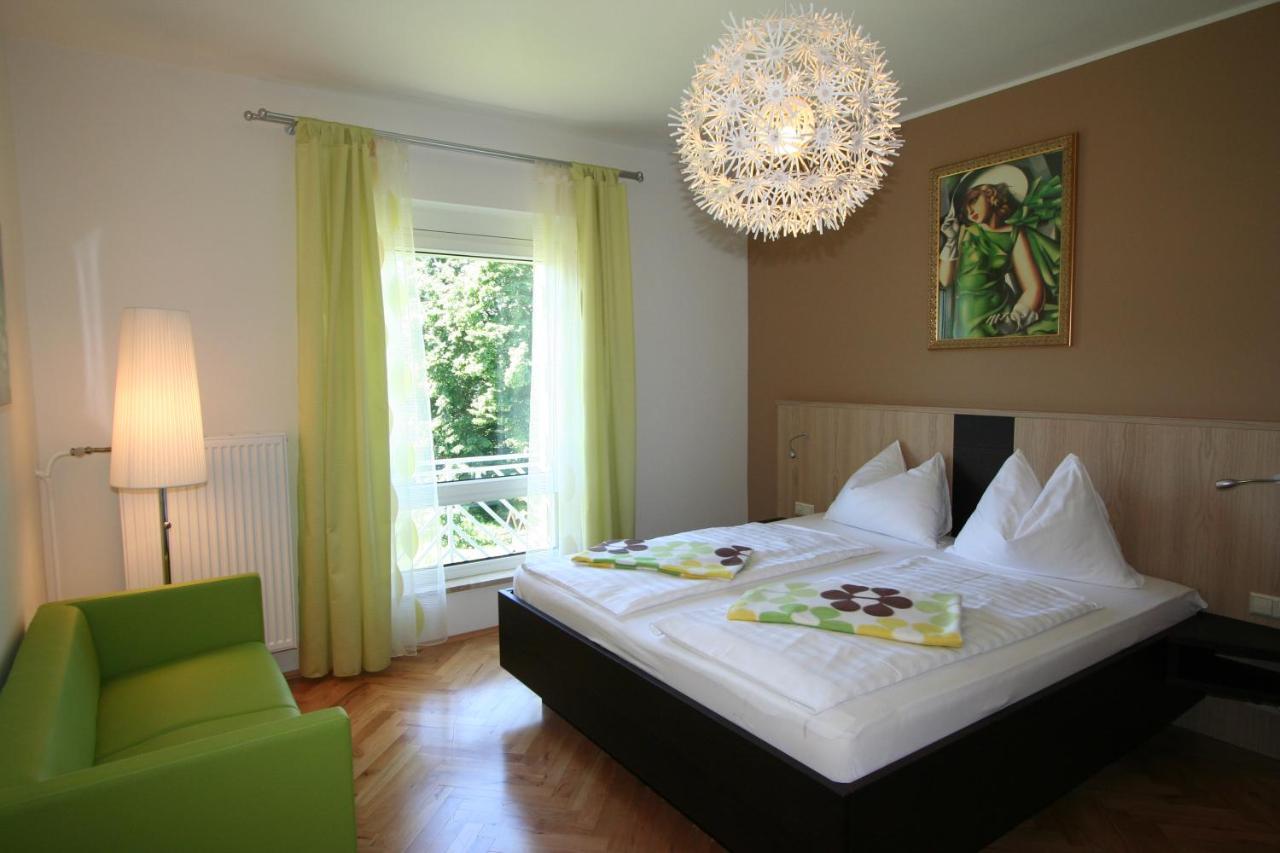 Buchenheim Apartments Райфниц Екстериор снимка